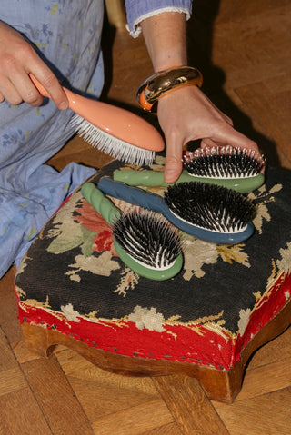 N.02 Large Care & Detangling Hair Brush: Almond Green