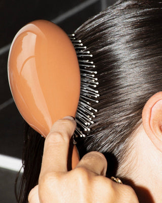 N.03 Large Gentle Scalp Care Hair Brush: Terracotta