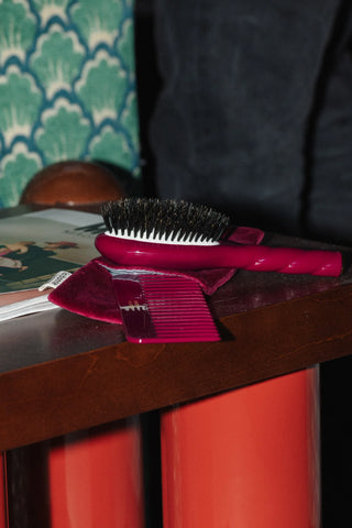 N.01 Small Shine & Care Hair Brush: Cherry Red
